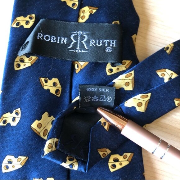 💕2/$30 💕Robin Ruth 100% Silk Mouse & Cheese Patterned Tie - Picture 4 of 5